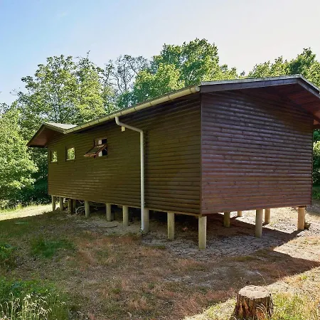4 Person In Aakirkeby-by Traum *